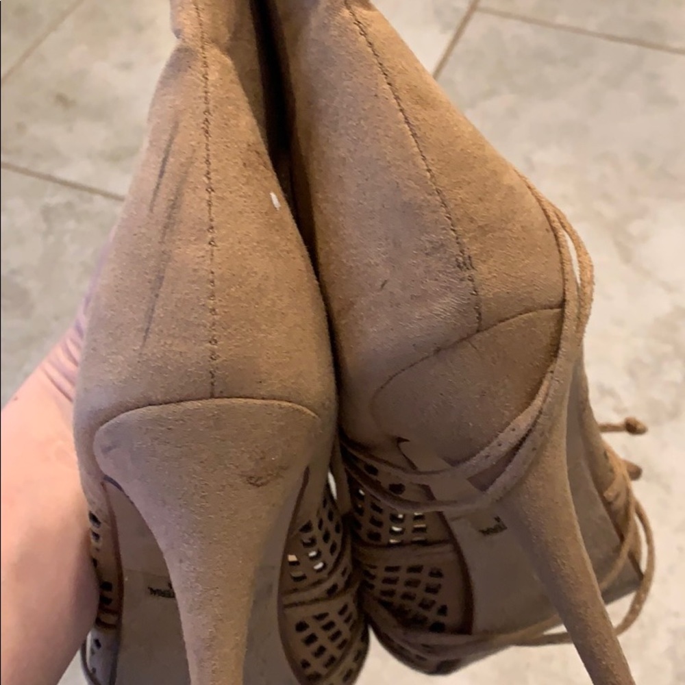 Lace up heels - Picture 4 of 8